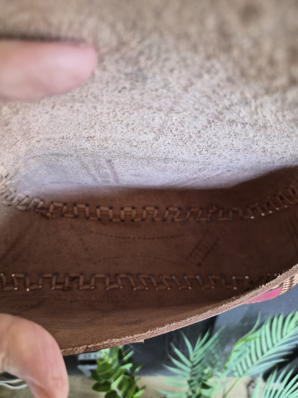 Handmade Floral Tooled Leather Crossbody Bag in Tan - Picture 7 of 7